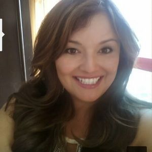 Meet your Posher, Dina